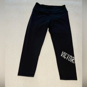 Victoria Sport Mid-Rise Knockout Leggings